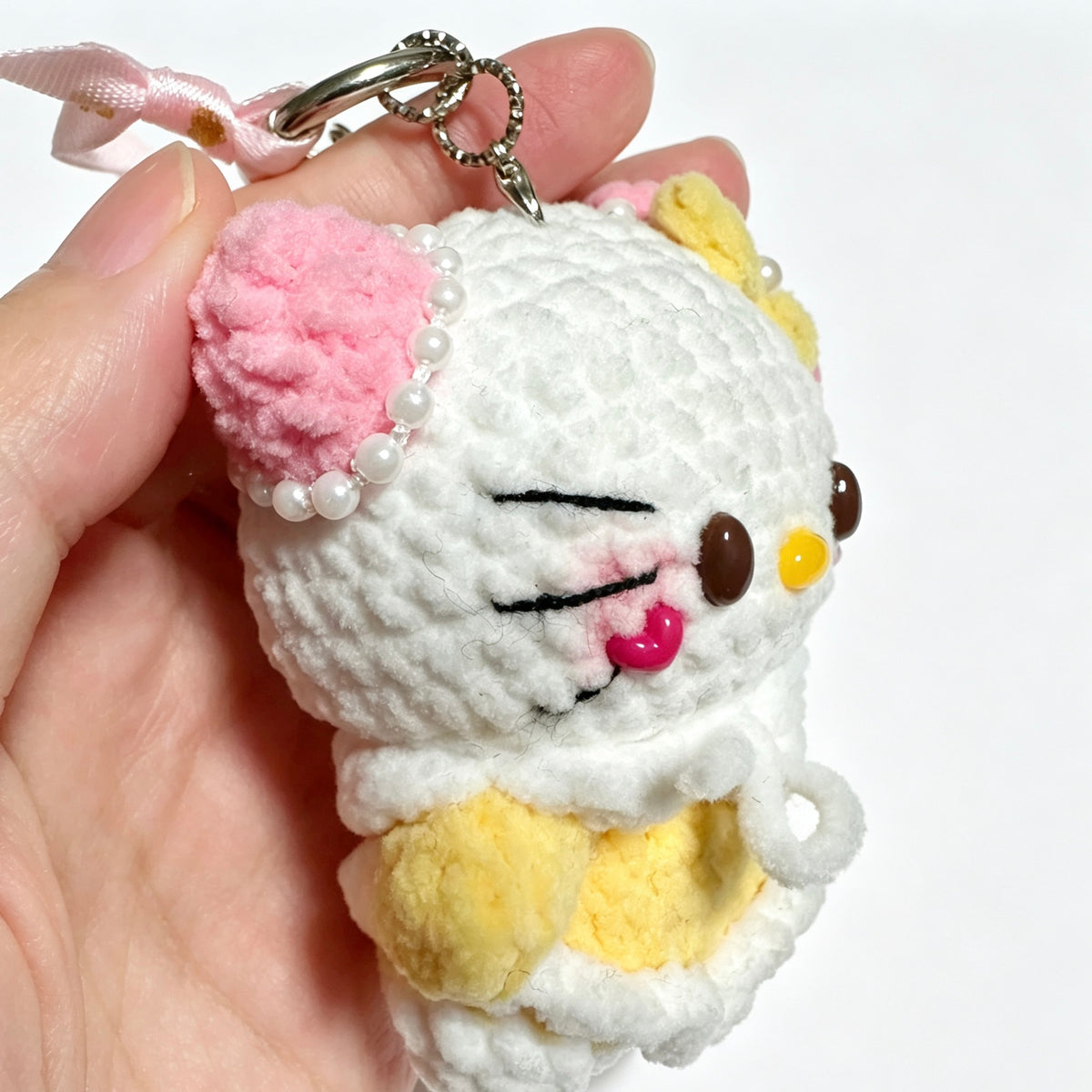 Sunny Yellow Kitty Charm — Pearly Beaded Kuromi Strap 🐱💛