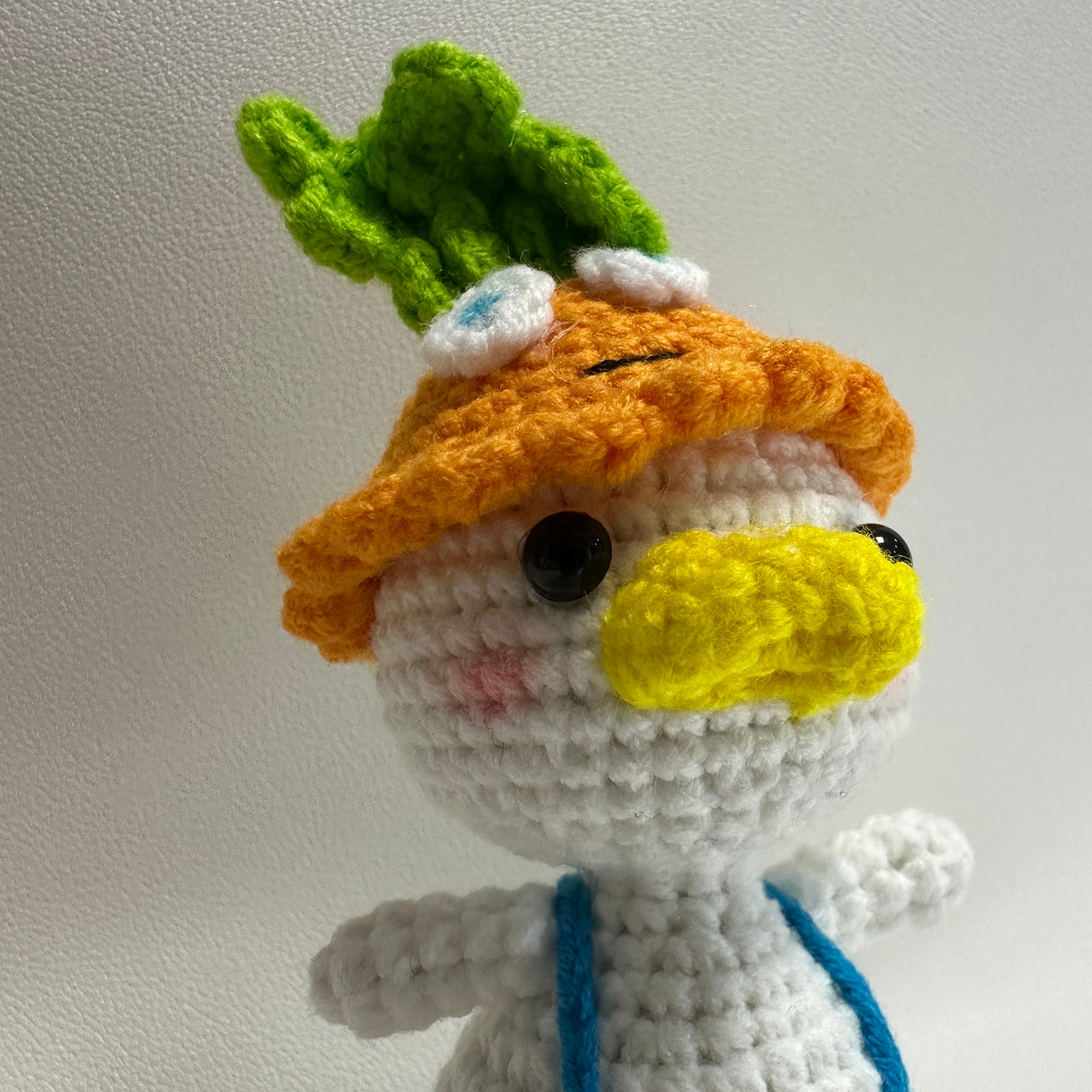Handmade Crochet Duck Plush – Carrot Hat & Blue Overalls | 12cm×5cm Amigurumi