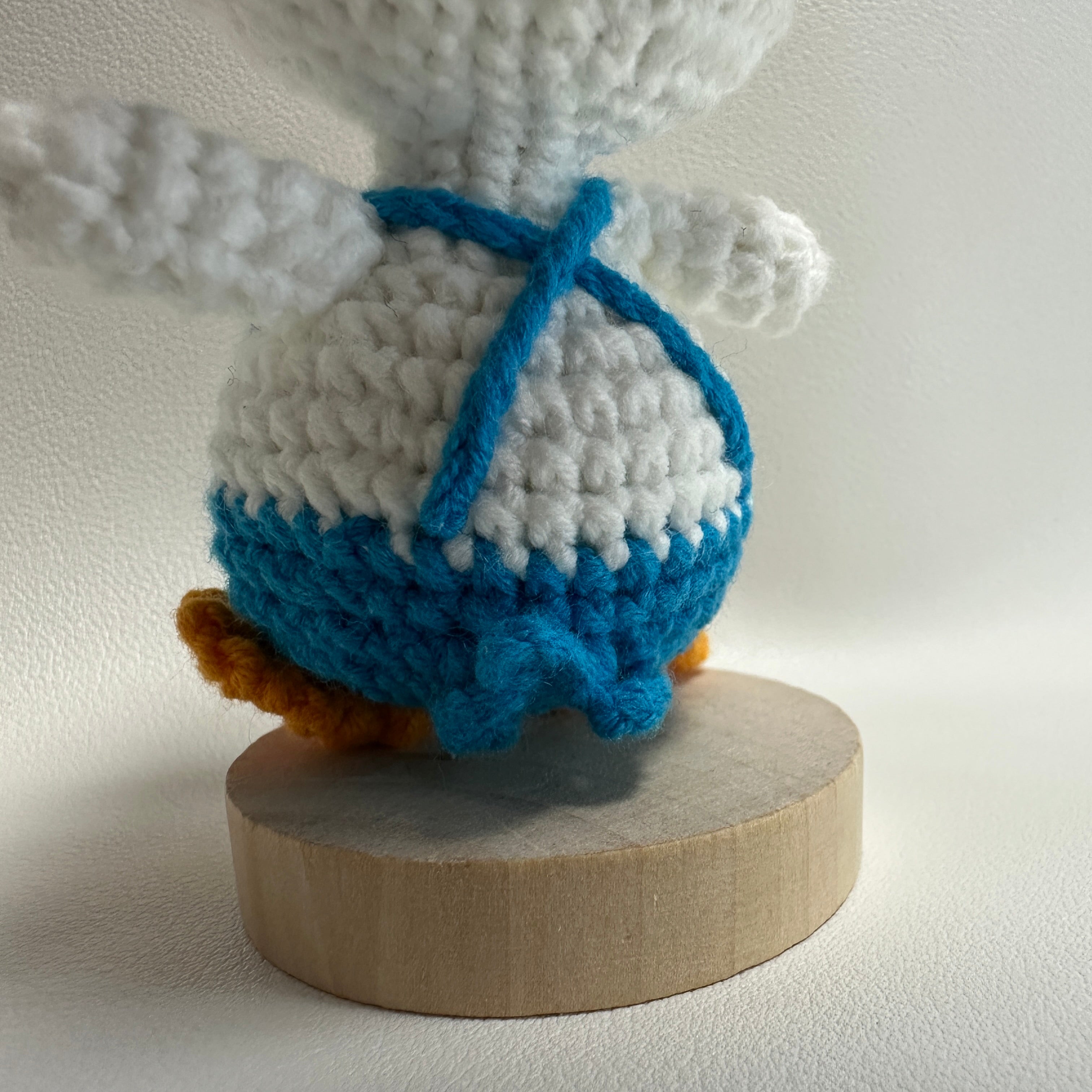Handmade Crochet Duck Plush – Carrot Hat & Blue Overalls | 12cm×5cm Amigurumi