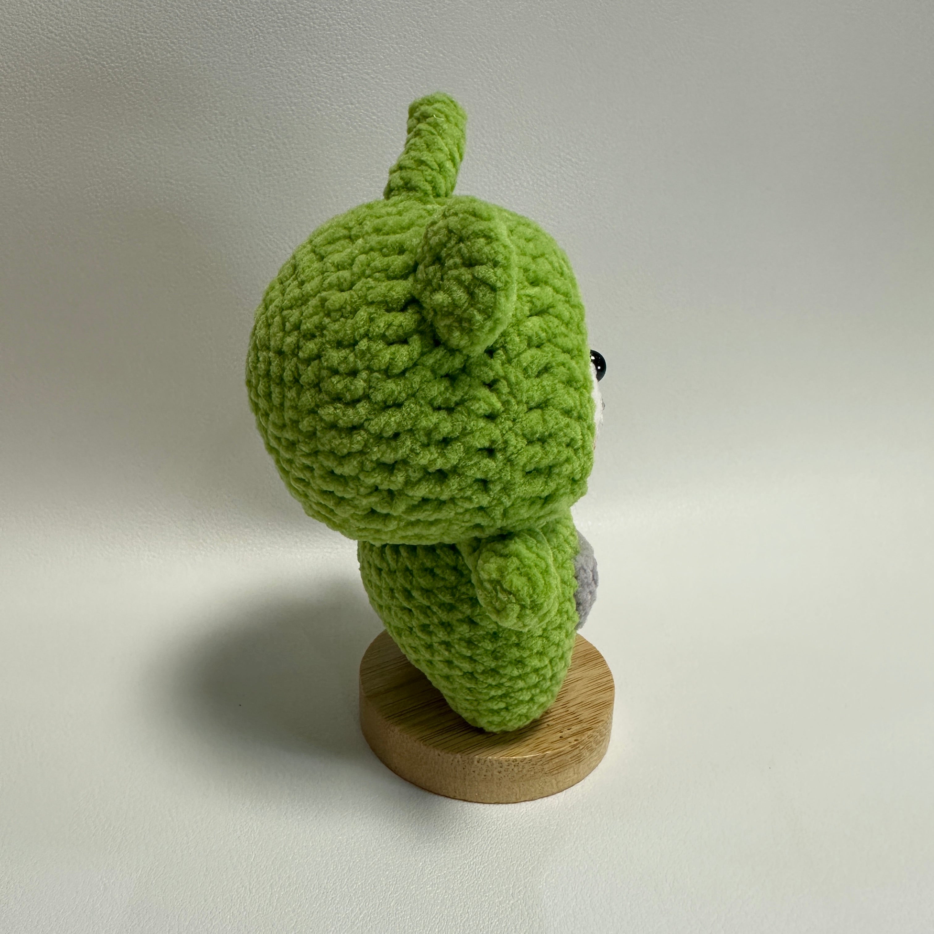 Handmade Crochet Bear Plush – Green Frog Hoodie Doll | 12cm Amigurumi