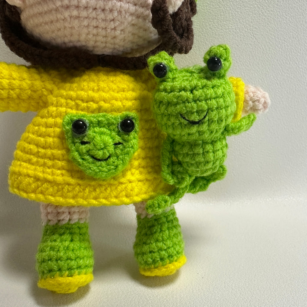 Handmade Crochet Frog Girl Keychain – Gold Glasses, Yellow Raincoat & Mini Frog Buddy | 13cm Amigurumi Charm