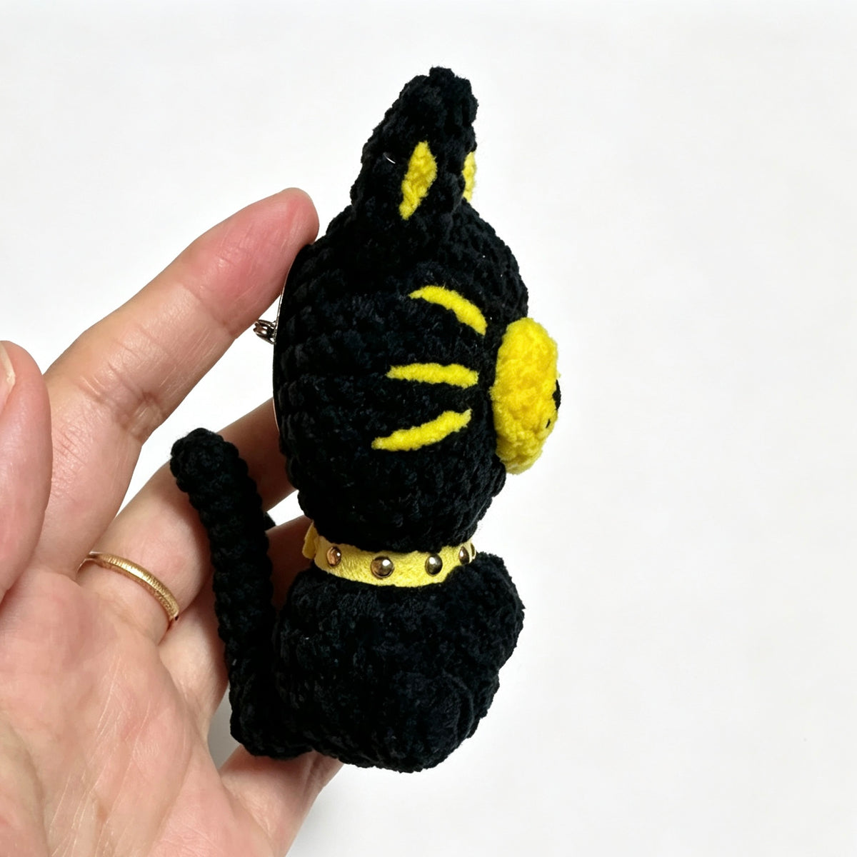 Spooky Cute Black Cat Keychain — Big Eyes, Zero Regrets 🐈‍⬛💛
