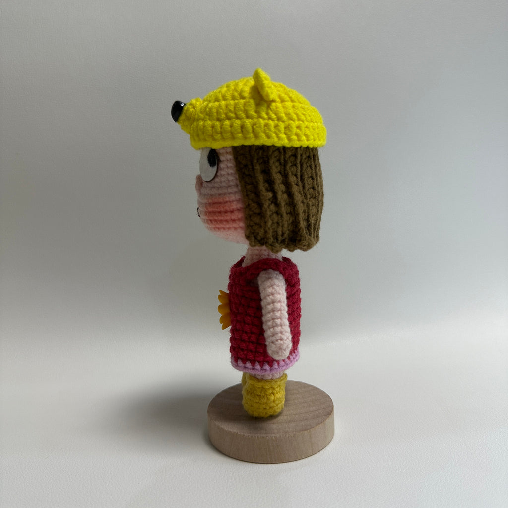 Handmade Crochet Pig Girl Doll – Removable Yellow Fish Hat | 12cm Amigurumi