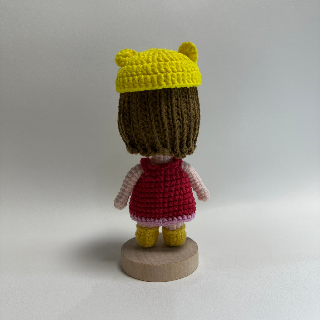 Handmade Crochet Pig Girl Doll – Removable Yellow Fish Hat | 12cm Amigurumi