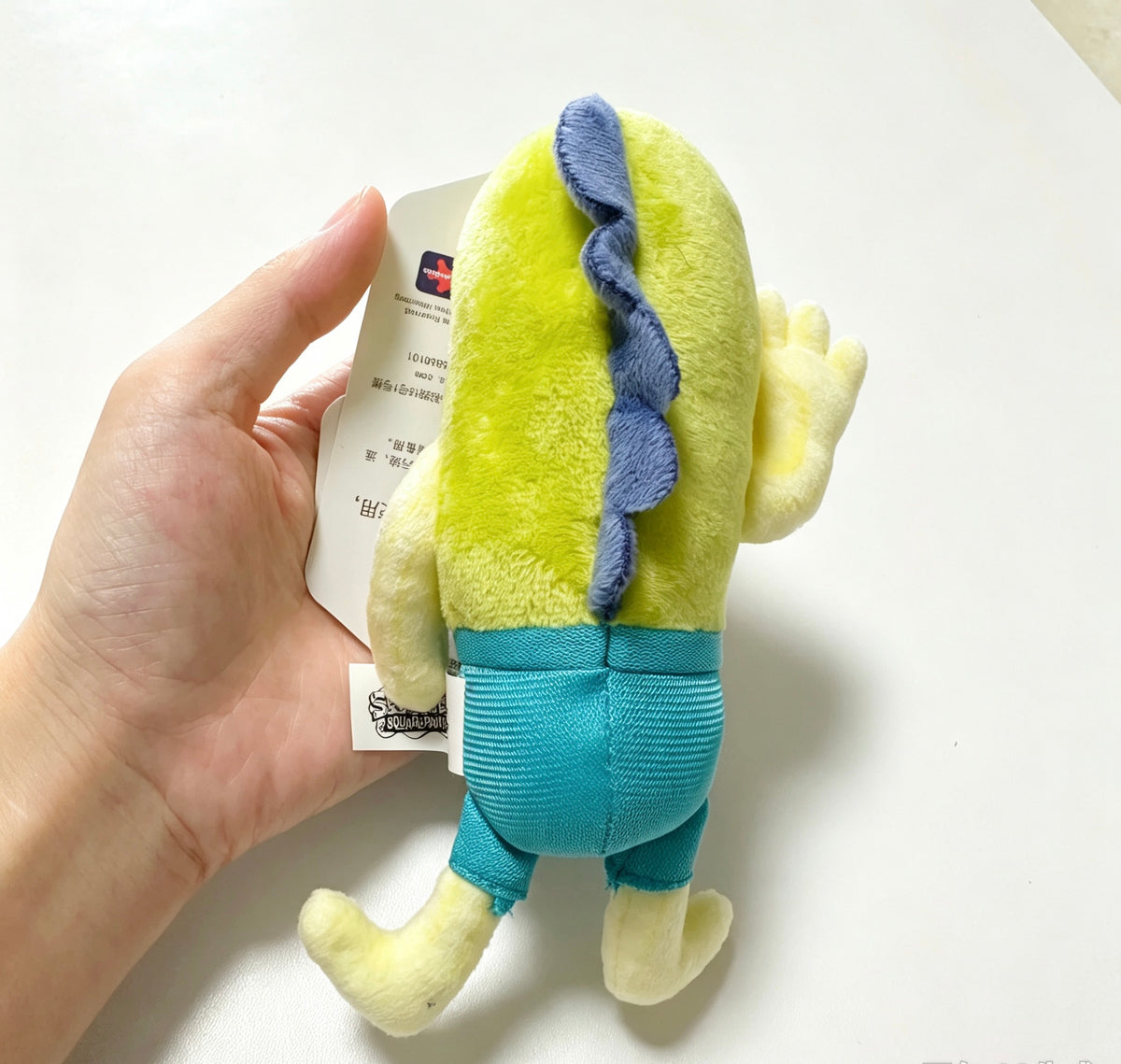 Deadpan Peace Sign Fish — Funny Meme Plush Doll Keychain ✌️🐟